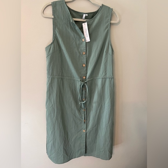 Dress - Picture 4 of 4